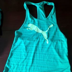 Puma top